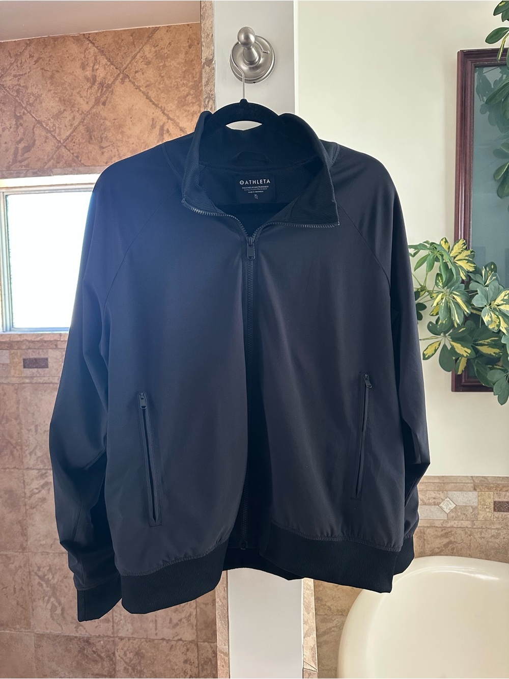 Athleta Women's Black Full-Zip Jacket Windbreaker Bomber Jacket Size XL